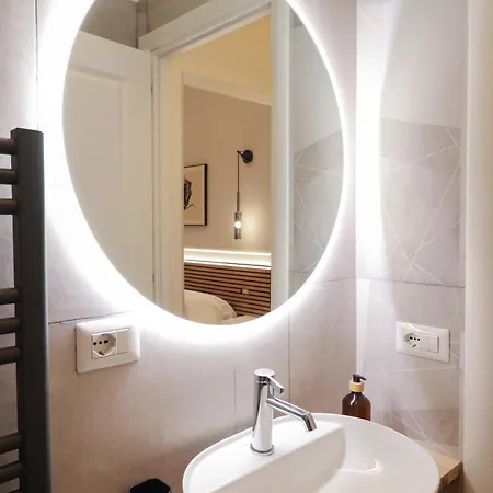 Pensionat St Peter & Vatican Luxury - Boutique In Centre & Vatican - Ac, Wifi & Metro 5 Min *